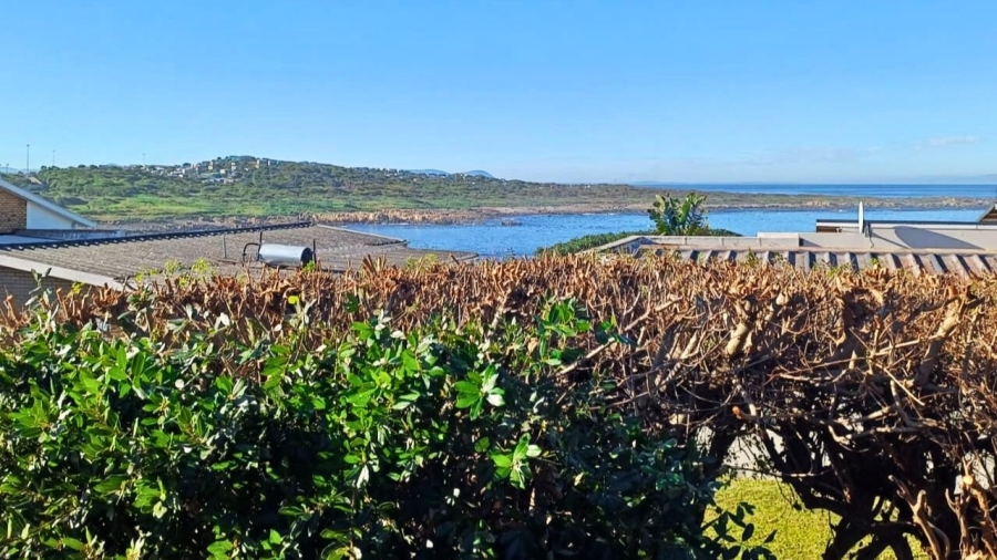 4 Bedroom Property for Sale in Sandbaai Western Cape